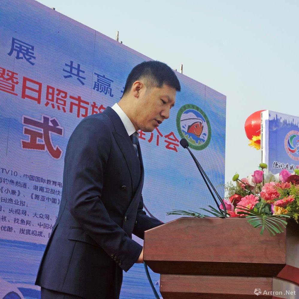 相册 社会活动  照片标题:中央电视台5套著名主持人袁文栋主持 相关