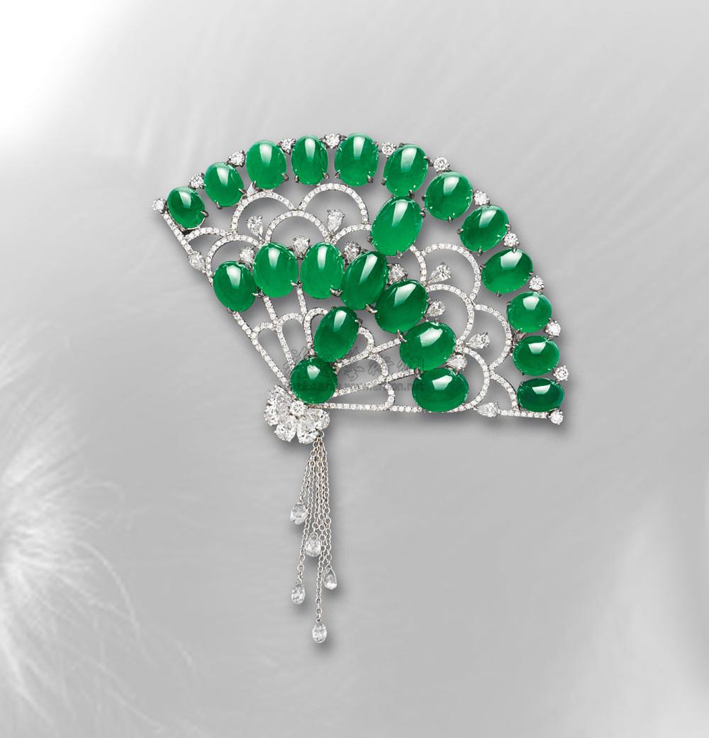 A JADEITE AND DIAMOND CLIP BROOCH\/H