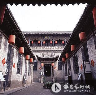 乔家大院里的纷争:被动的成名史