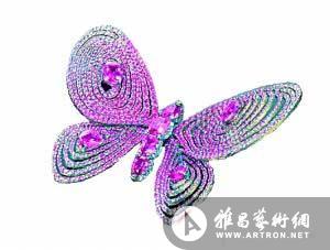 碧玺红宝钻石群镶胸针。