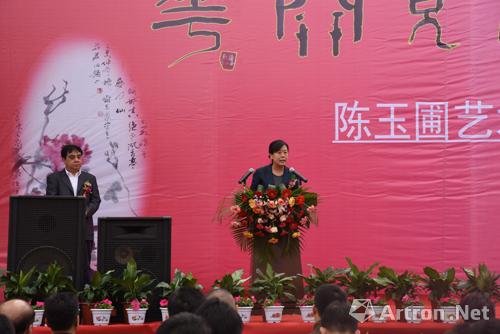 汶上县委常委宣传部长统战部长汲进梅代表县委县政府发表致辞