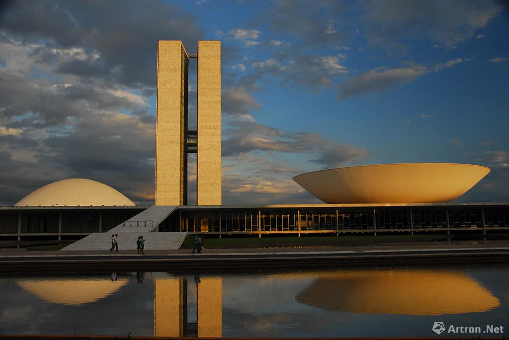 王卫光作品：巴西首都 巴西参议院和众议院夕阳