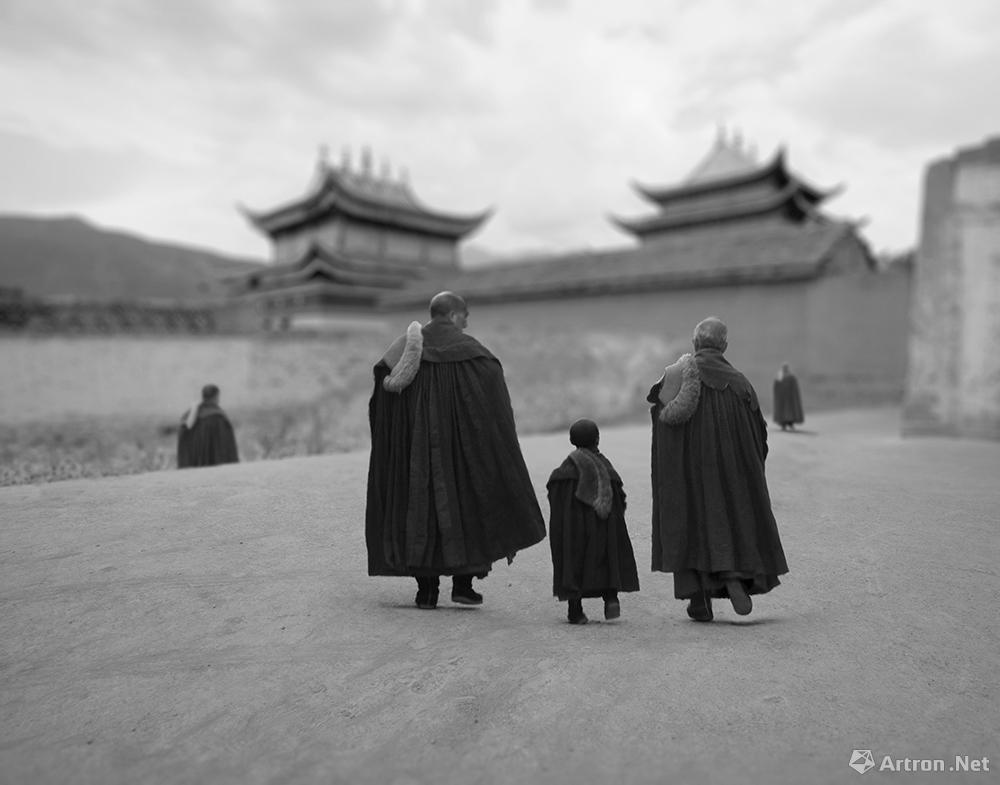 胡国庆作品：心路--隆务寺步调一致的三代僧人
