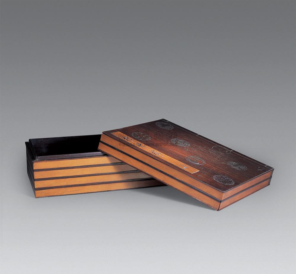 0198 清 红木嵌黄杨木镶金银丝书盒