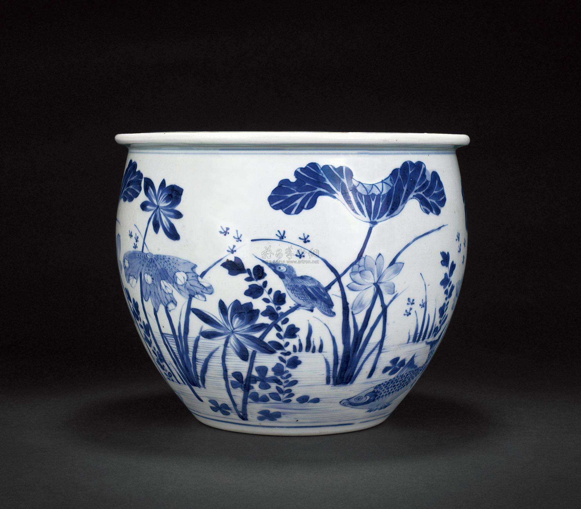 1502 康熙 青花荷花鱼纹小缸