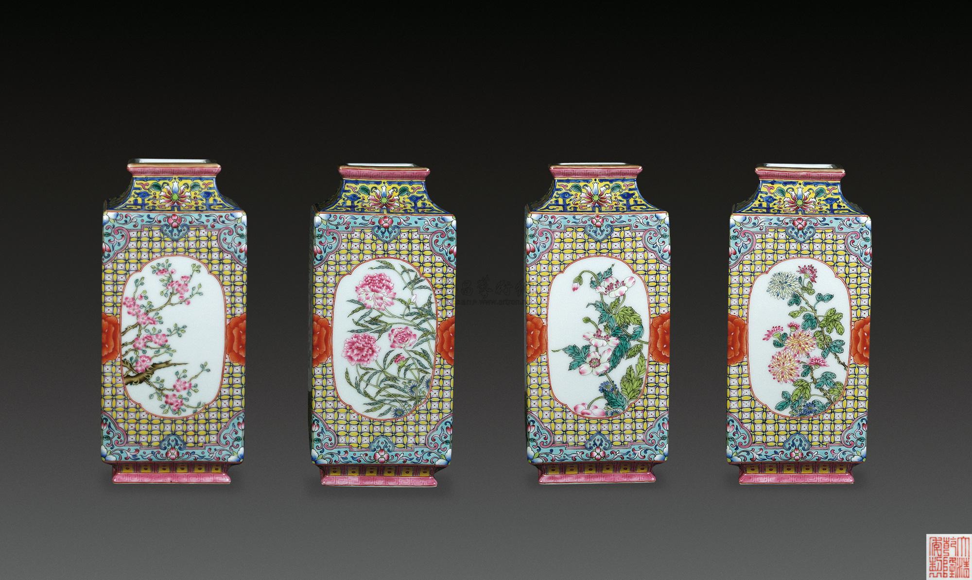 0325 粉彩开光花卉纹四方瓶