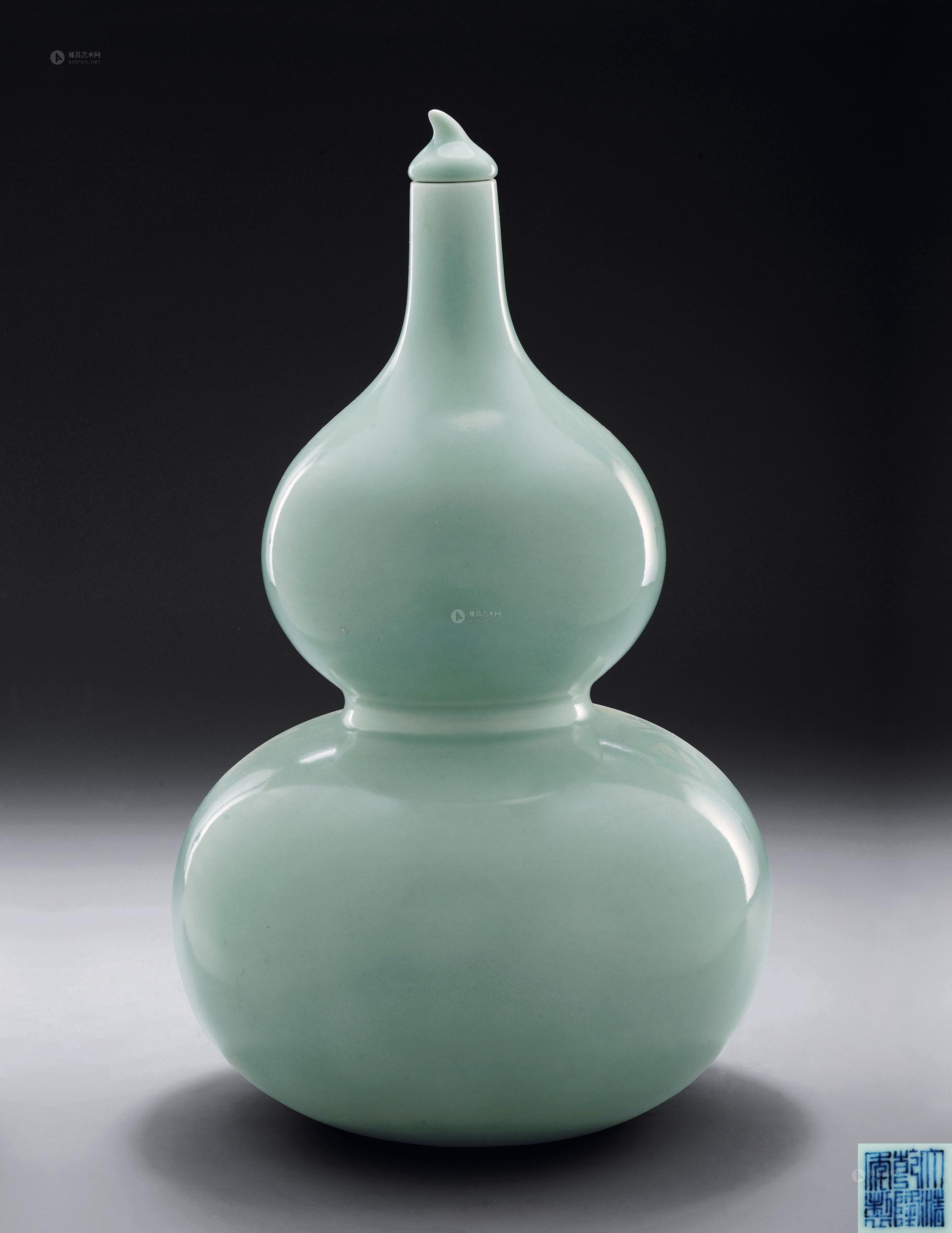 *3091 清乾隆 豆青釉葫芦瓶