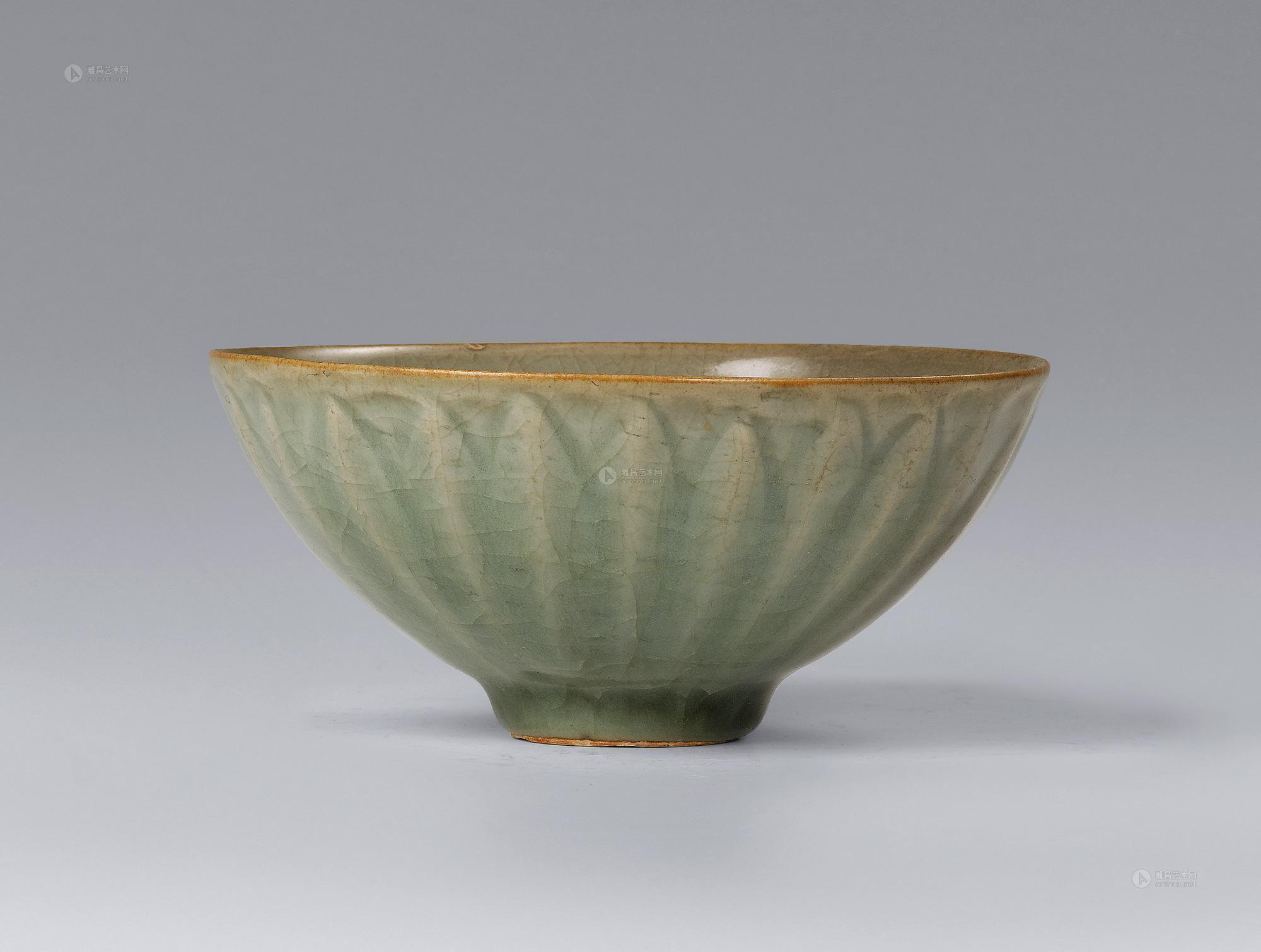 *0077 南宋 龙泉窑青釉莲瓣碗