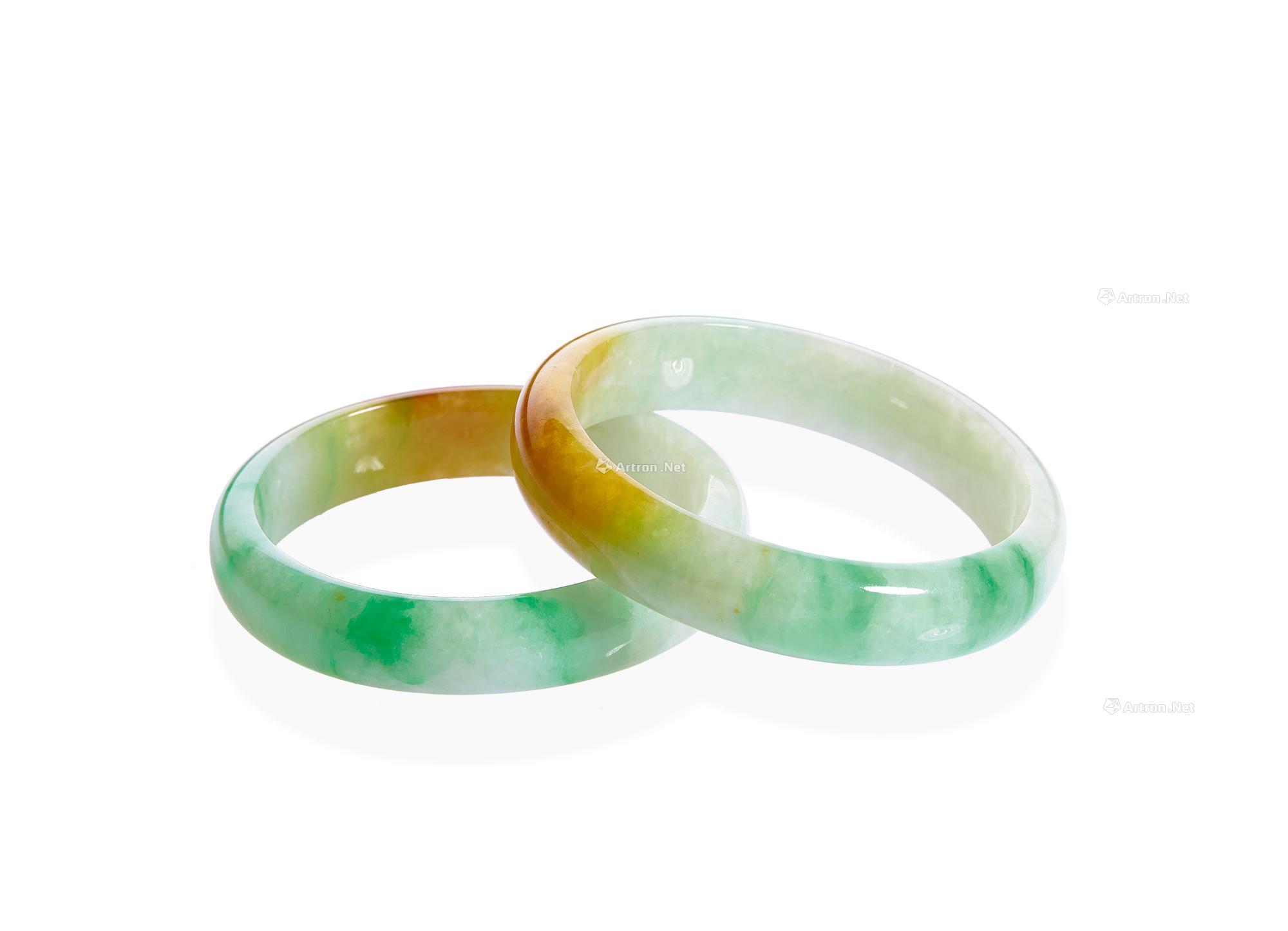 2102 天然三彩翡翠手镯 (一对)