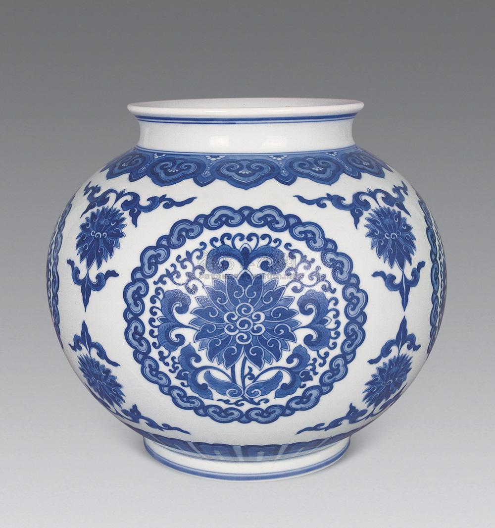 2032 1950年代 青花团花罐