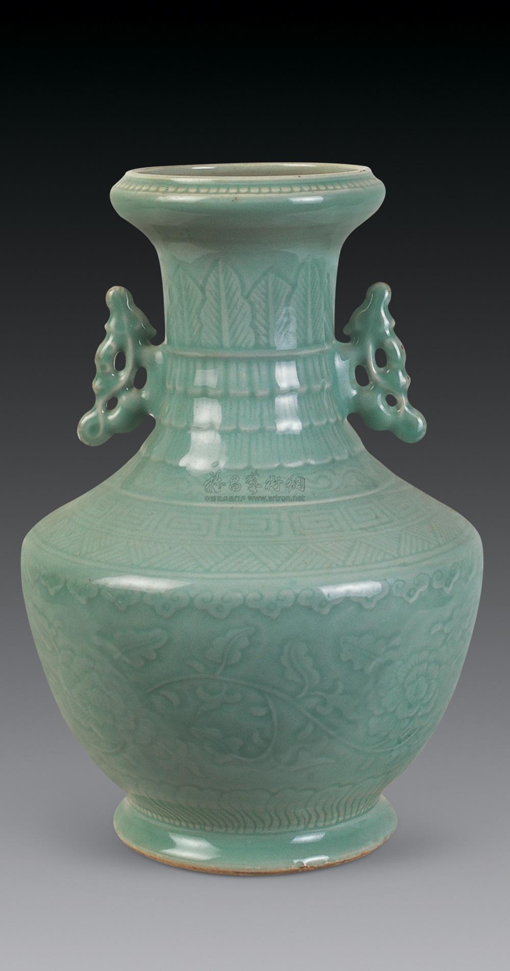 豆青釉缠枝莲纹双耳瓶】拍卖品_图片_价格_鉴赏_清代单色釉瓷器_雅昌