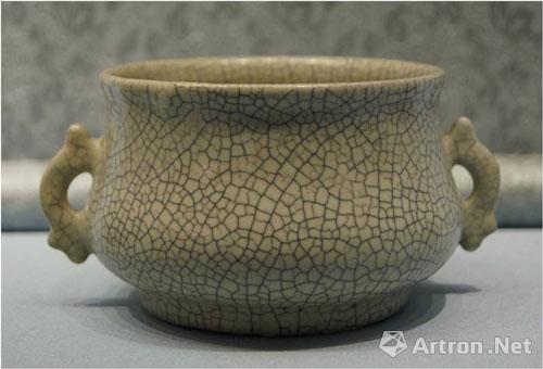 吕成龙《故宫收藏哥窑瓷器》