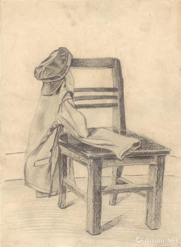 《挂着列宁帽和衣服的凳子》,27×20cm,纸本铅笔,1973
