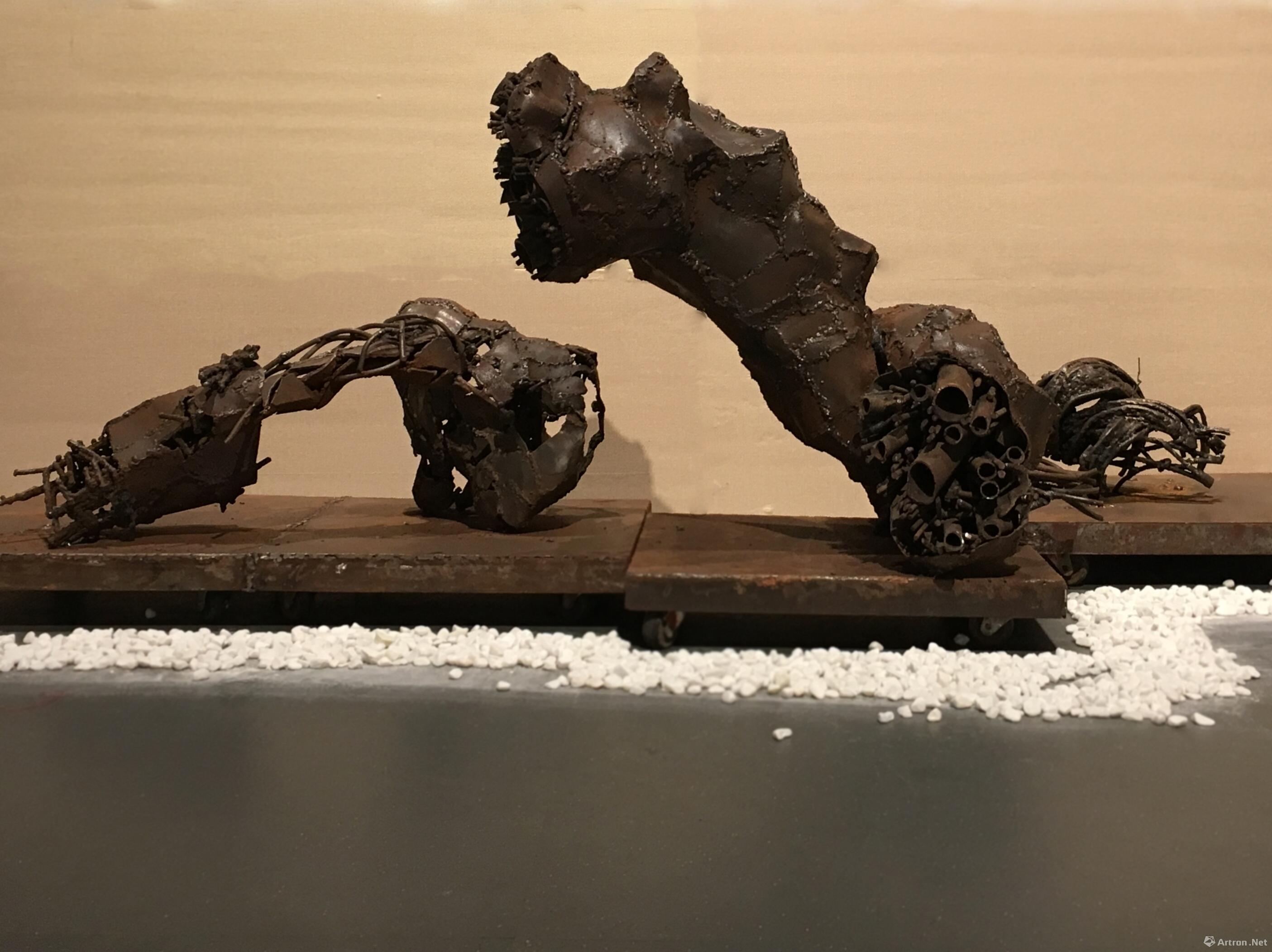 《假的山之二》  徐飞   雕塑