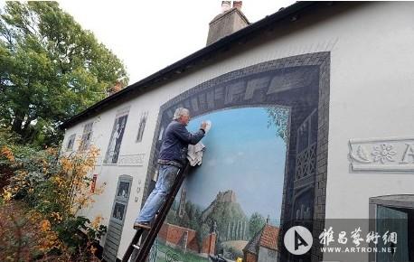 英艺术家创作逼真立体壁画 似穿越时空（图）
