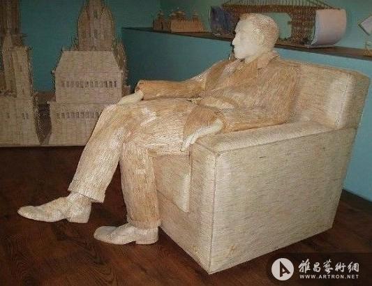 克罗地亚艺术家12万根火柴打造“教父”