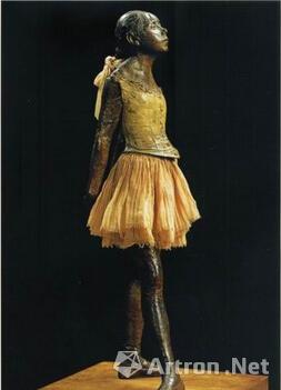 德加芭蕾舞者雕塑的逼真传神