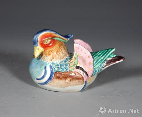 瓷塑青花粉彩描金鸳鸯摆件-清乾隆