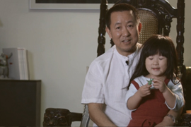 【艺视中国】他设计了一座古堡 把女儿宠成了爱丽丝 熊龙灯